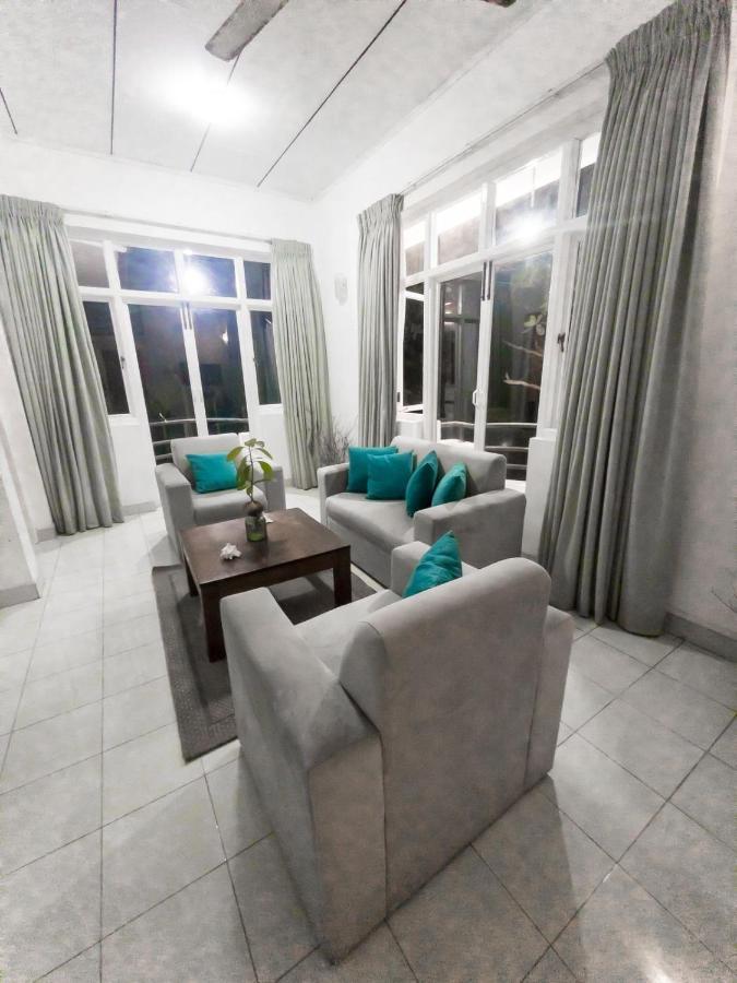 Villa Sarakkuwa Pamunugama Экстерьер фото